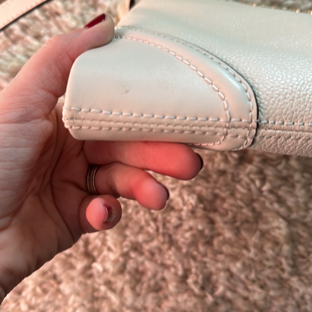 Michael Kors white pebbled crossbody bag - Picture 7 of 8